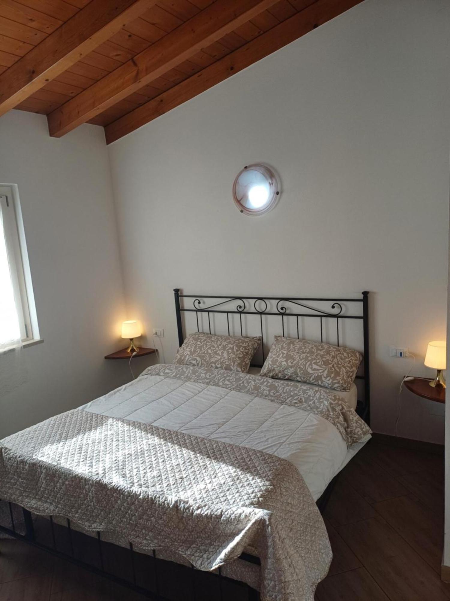 דירות Villanuova sul clisi Cascina Legnago Trilocale A 6 Chilometri Da Salo' מראה חיצוני תמונה